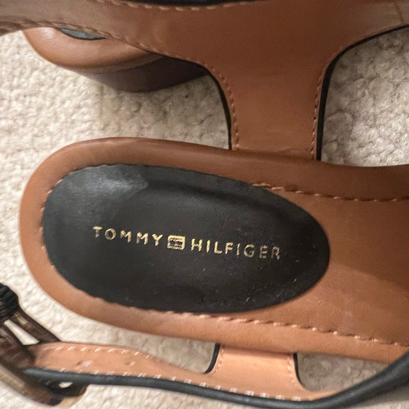 Tommy Hilfiger King Sandals-sz 7 - Picture 3 of 7